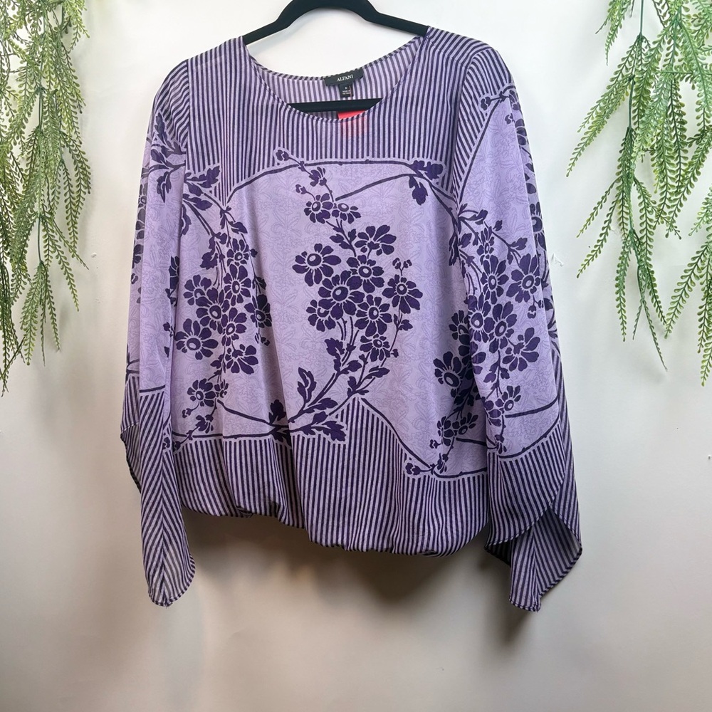 Alfani Lilac/purple Blouse with long flare sleeves. Size Med .